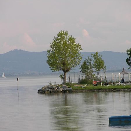 Appartamento Vacanze Magnolia E Glicine Туоро сул Тразимено Екстериор снимка